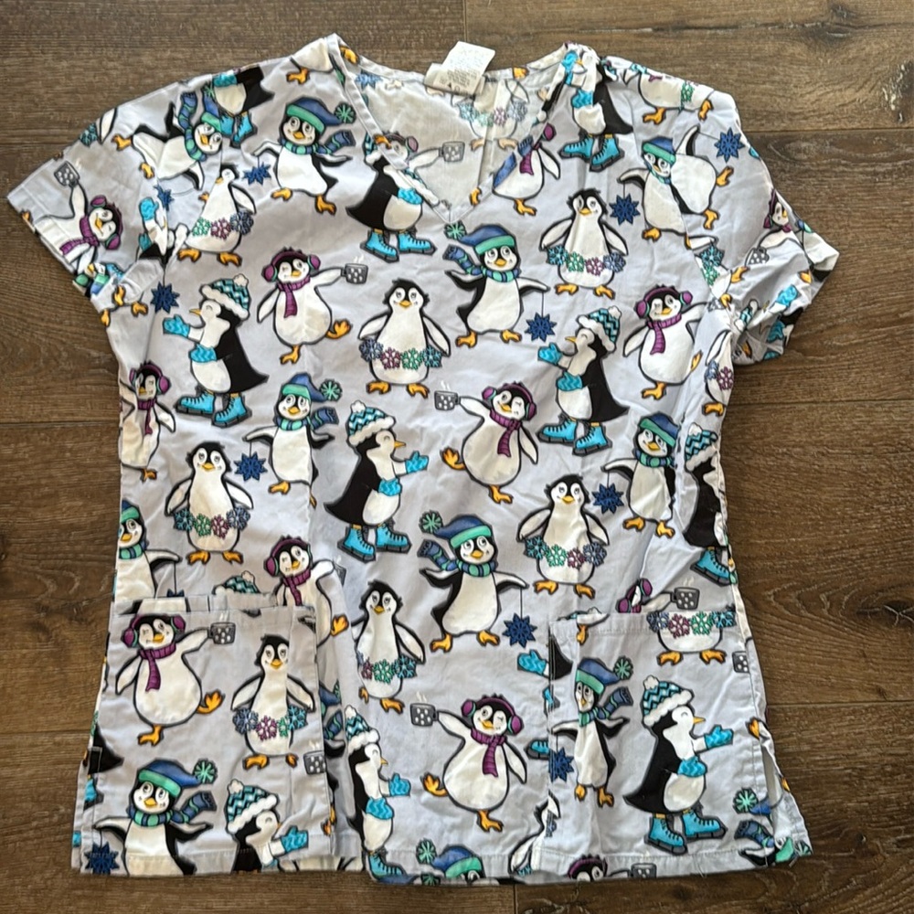 Scrubstar scrub top penguins‎ medium